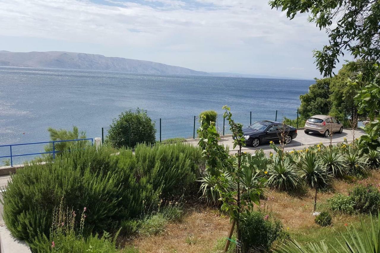 Beachfront Studio Apartment Vintage In Senj Senj  Exterior foto