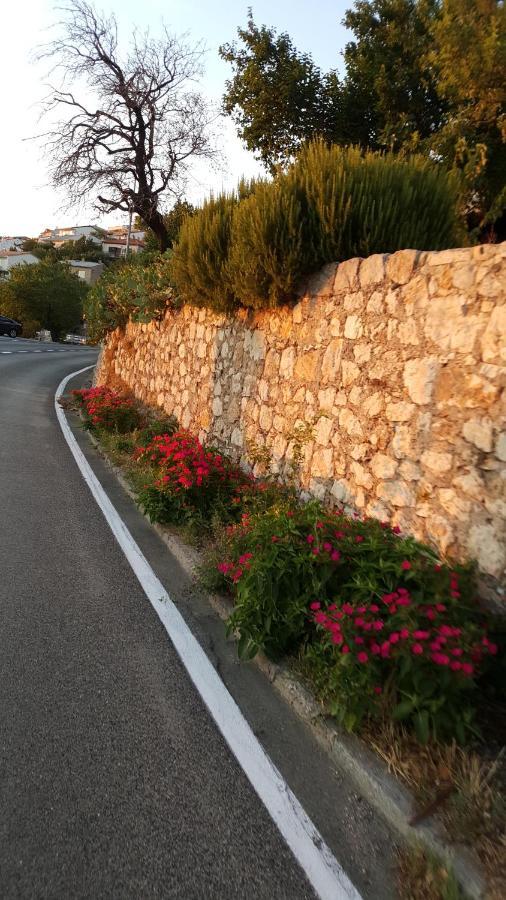 Beachfront Studio Apartment Vintage In Senj Senj  Exterior foto