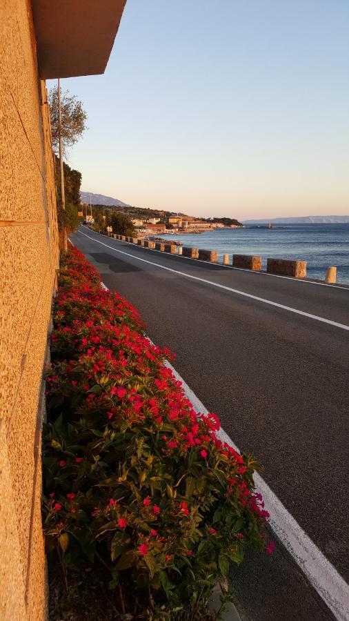 Beachfront Studio Apartment Vintage In Senj Senj  Exterior foto